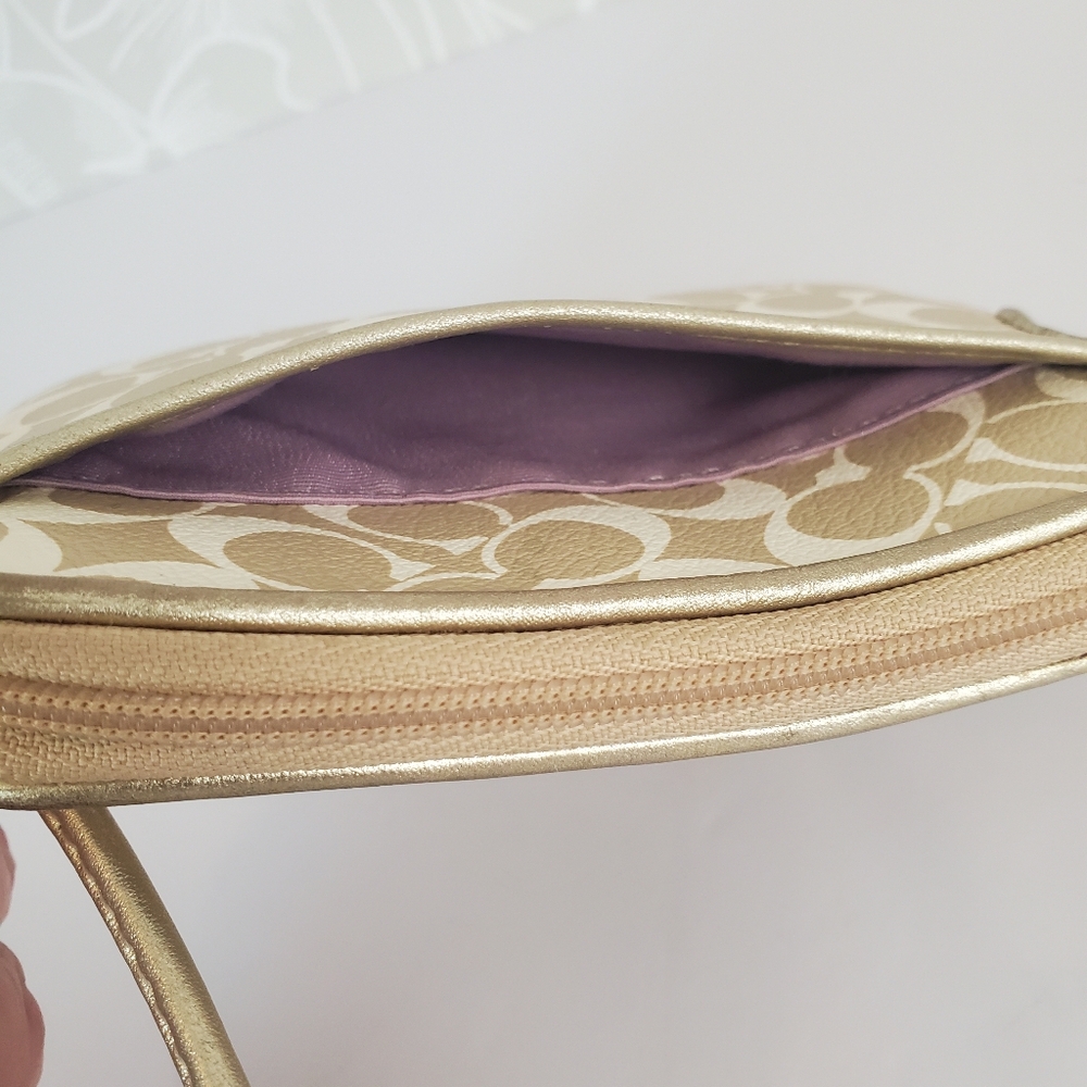 Coach Daisy Signature Square Wristlet Wallet - Picture 6 of 6